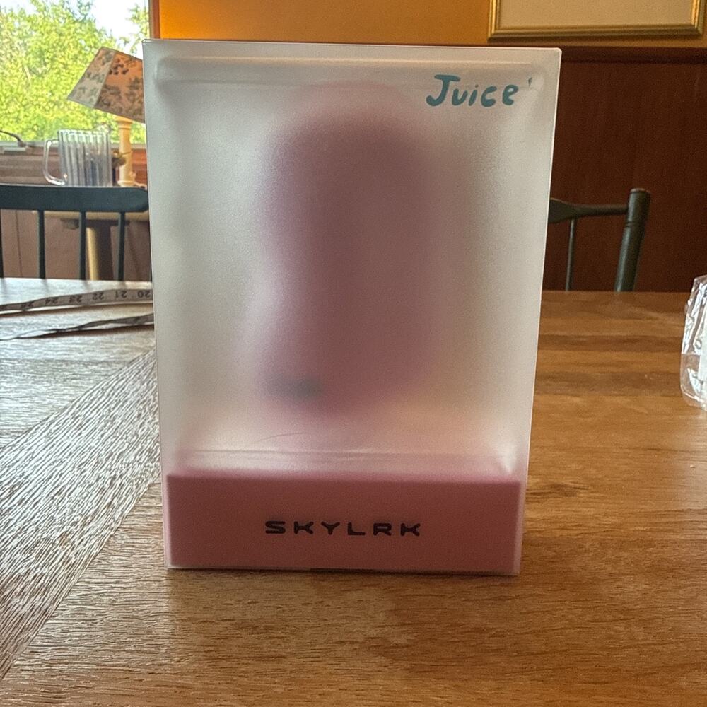 Justin Bieber SKYLRK Juice I Magsafe Powder Power Bank Brand New - Pink